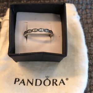 Sparkling Leaves band ring